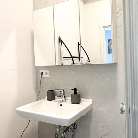 Meyben Küche, Tv, Waschmachine